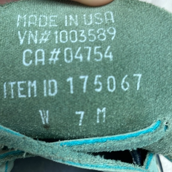 VTG Women’s LL Bean Low Duck Bean Boots Blue Leather Navy body Size 7 M Women’s - Picture 3 of 9